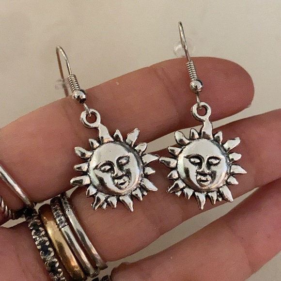 π΄ SALE ! red dot items are 2 for $25 . Bundle more than 3 and its $10 each π - Picture 13 of 14